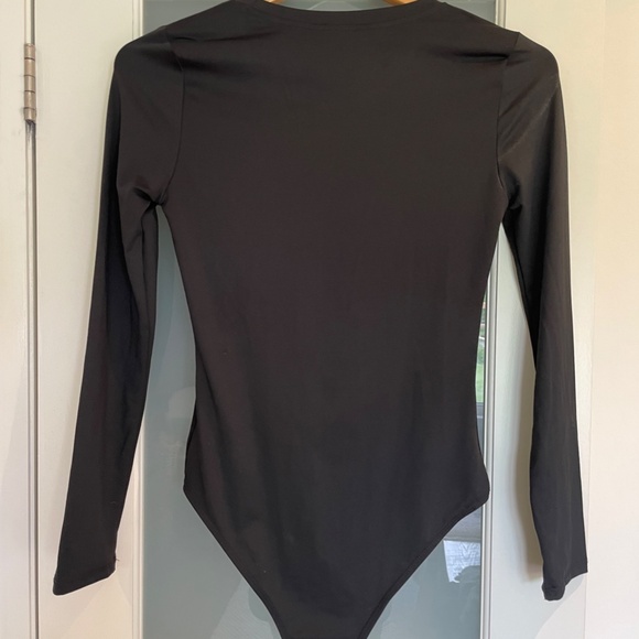 Shein long sleeve bodysuit BNWOT Black and White - Picture 9 of 9